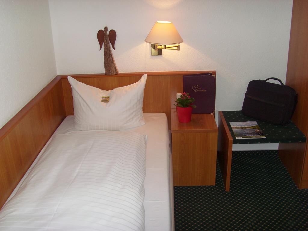Hotel&Restaurant Engel Herbertingen Kamer foto